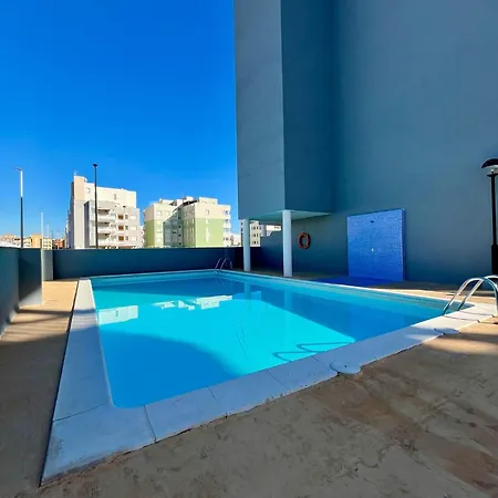 Ii A Un Paso Del Mediterraneo En Esta Propiedad Ibicenca アパート